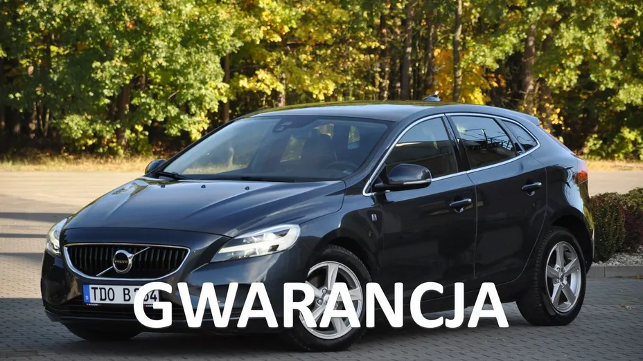 VOLVO V40 -