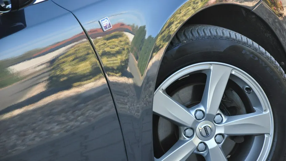 VOLVO V40 -