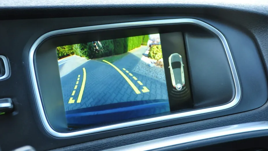 VOLVO V40 -