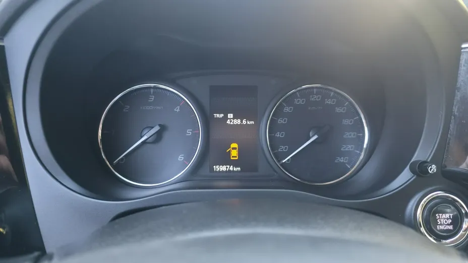 MITSUBISHI Outlander -