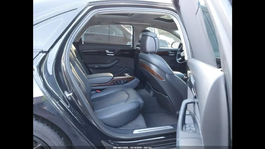 AUDI A8 -