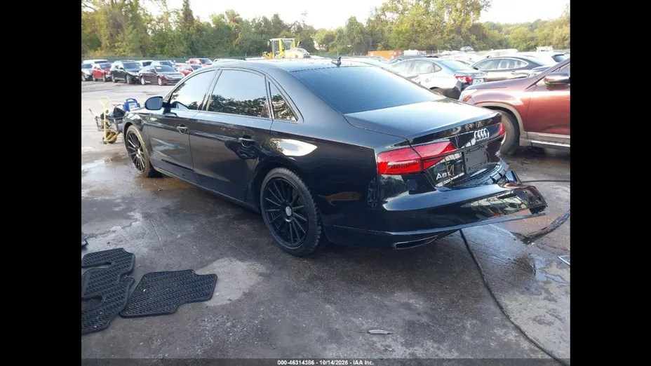 AUDI A8 -
