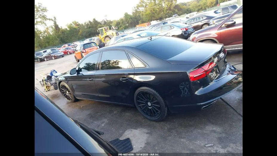 AUDI A8 -