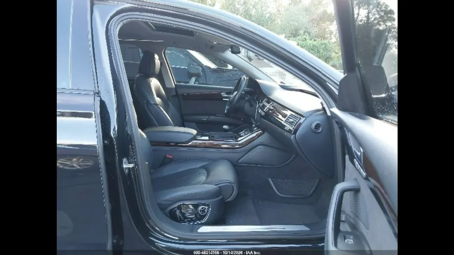 AUDI A8 -