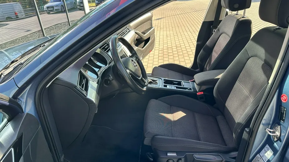 VOLKSWAGEN Passat -