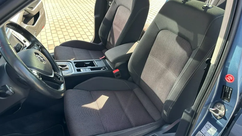 VOLKSWAGEN Passat -