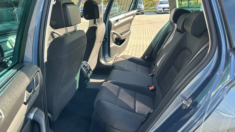 VOLKSWAGEN Passat -