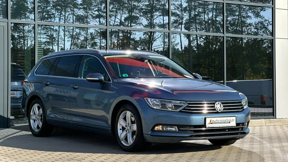 VOLKSWAGEN Passat -