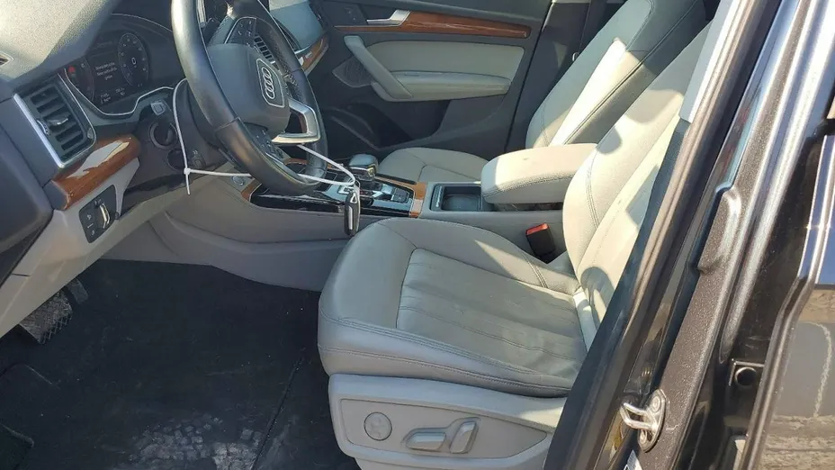 AUDI Q5 -