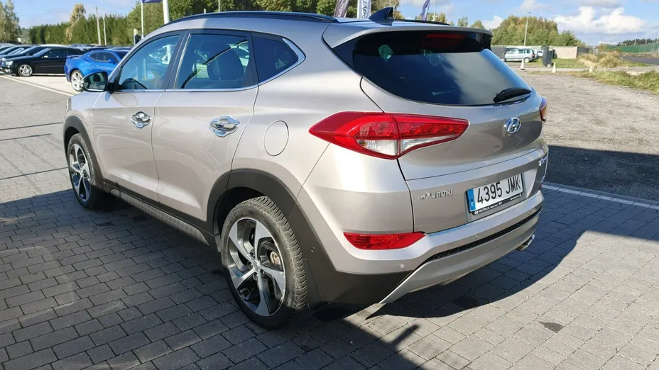 HYUNDAI Tucson -