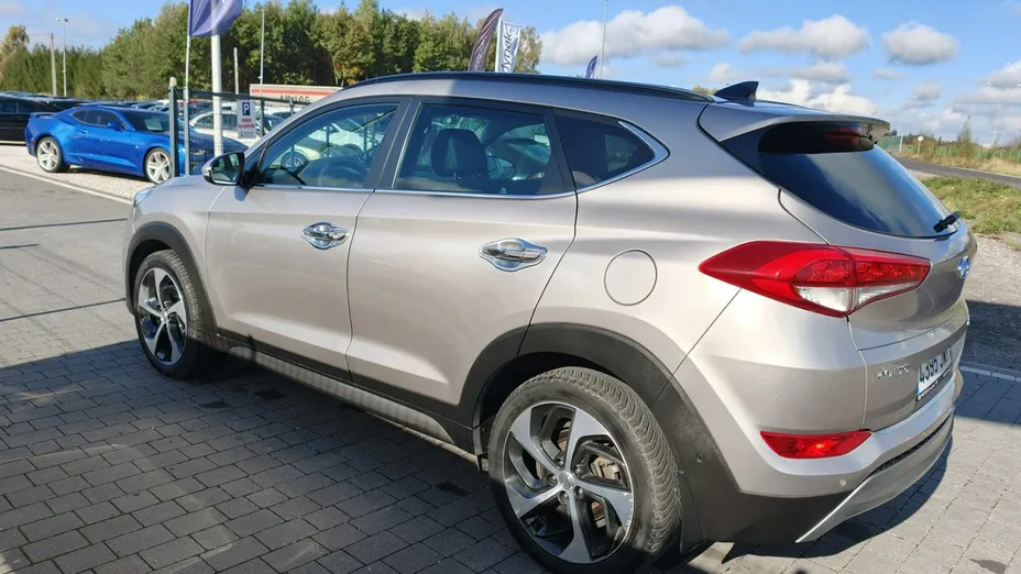 HYUNDAI Tucson -