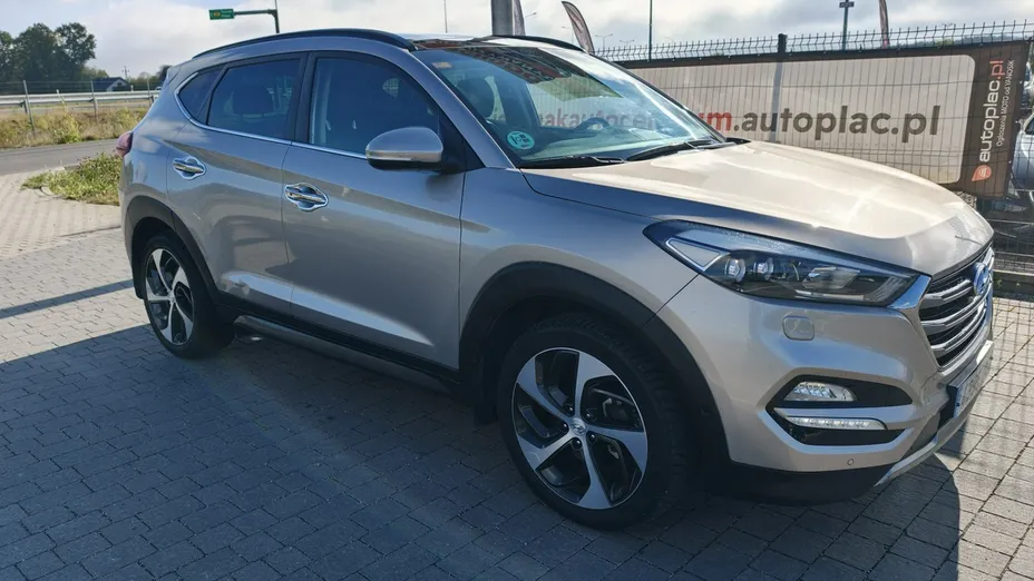 HYUNDAI Tucson -