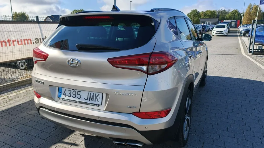 HYUNDAI Tucson -