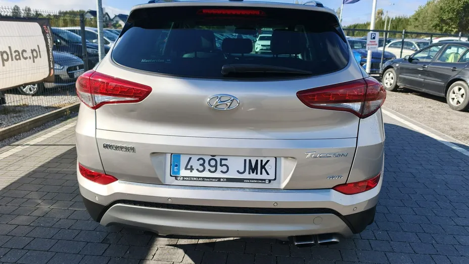 HYUNDAI Tucson -