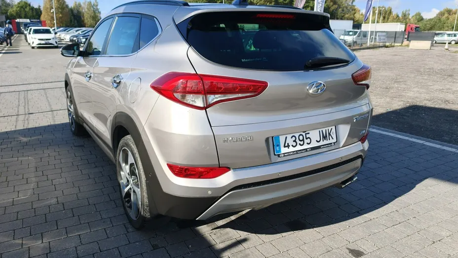 HYUNDAI Tucson -
