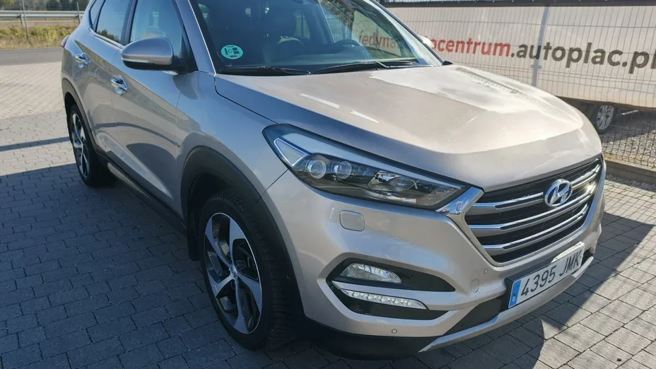 HYUNDAI Tucson -