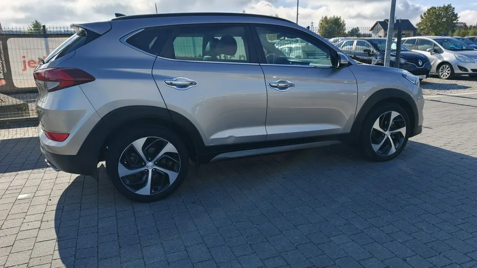 HYUNDAI Tucson -