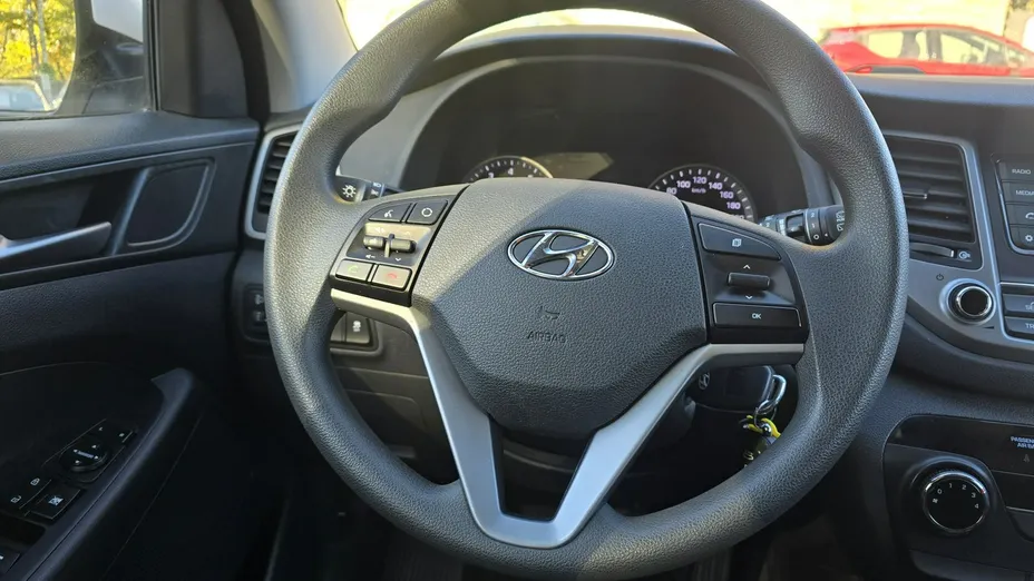 HYUNDAI Tucson -