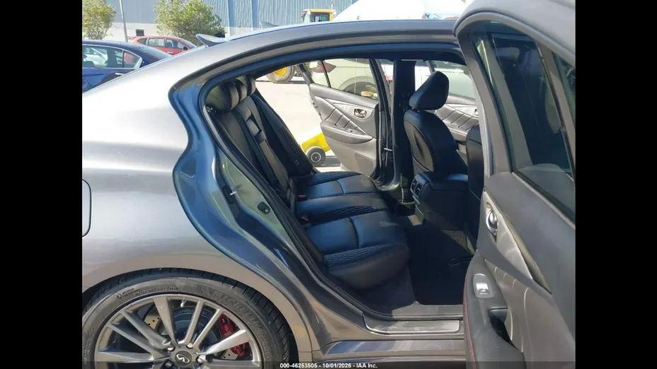INFINITI Q50 -
