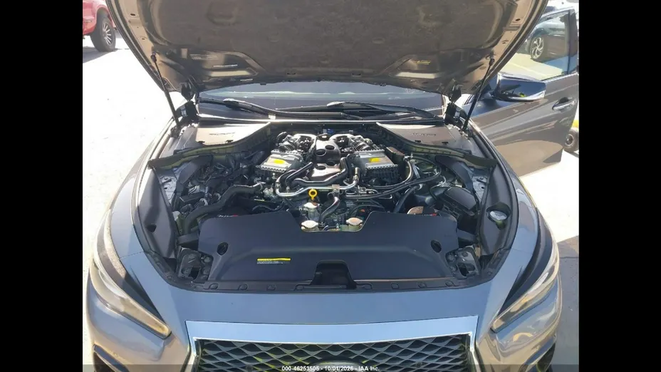 INFINITI Q50 -