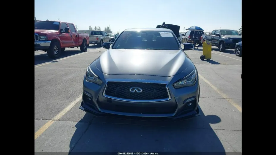 INFINITI Q50 -