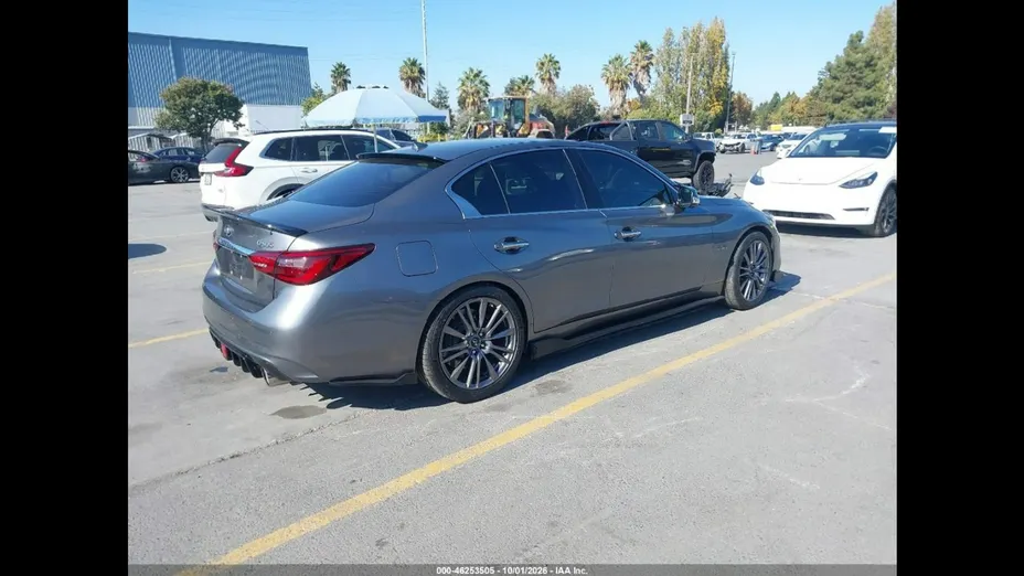 INFINITI Q50 -