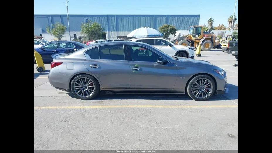 INFINITI Q50 -
