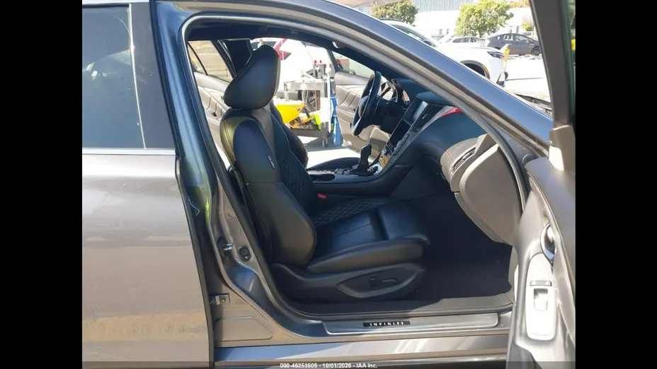 INFINITI Q50 -