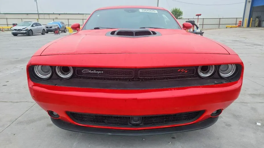 DODGE Challenger -