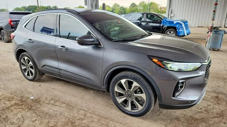 FORD Kuga -