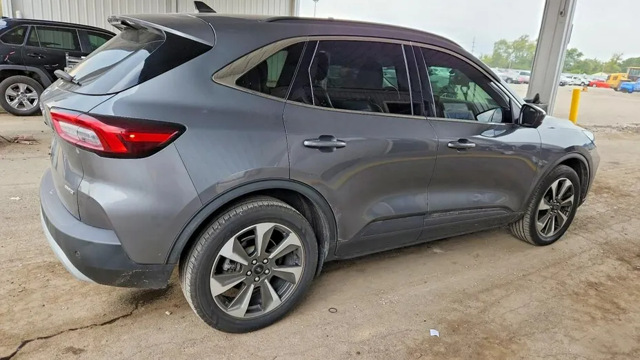 FORD Kuga -