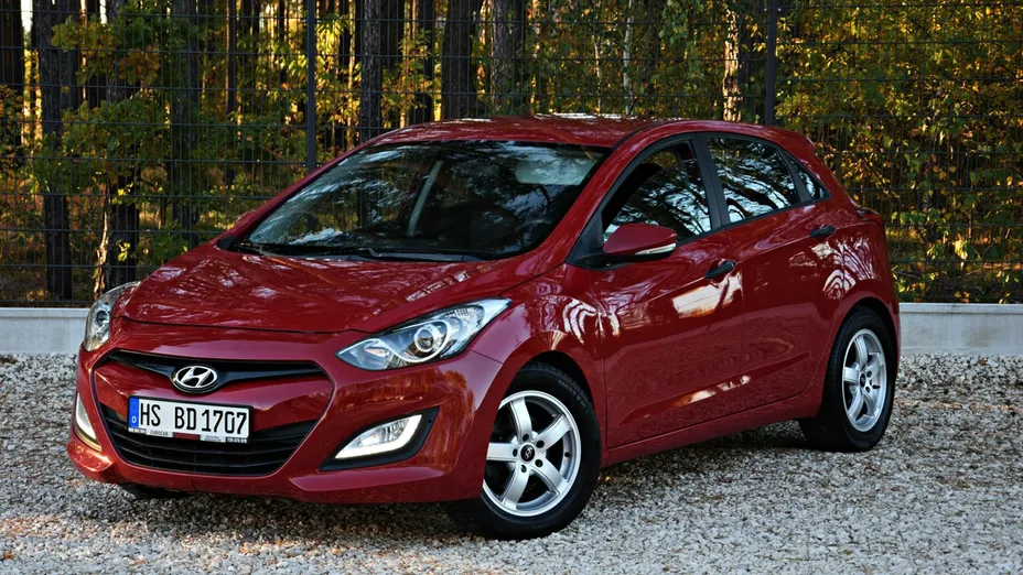HYUNDAI i30 -