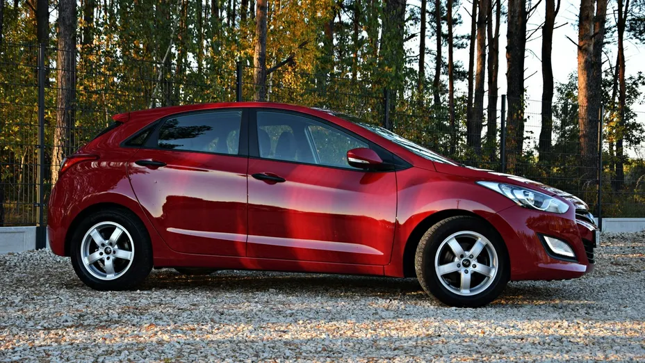 HYUNDAI i30 -