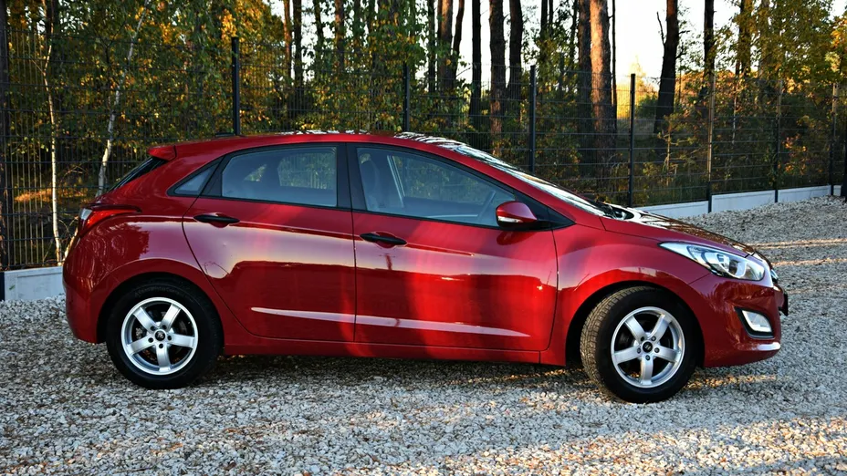 HYUNDAI i30 -