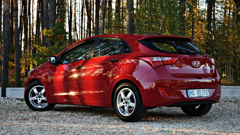 HYUNDAI i30 -
