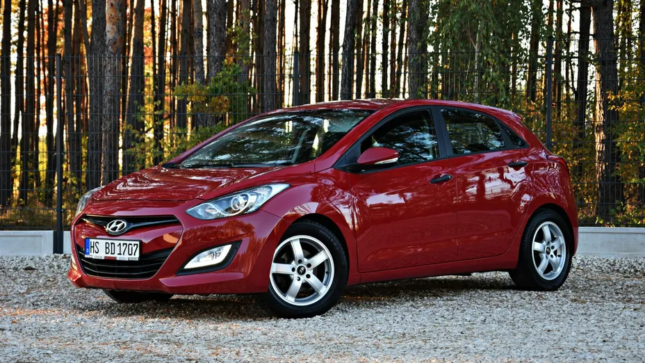 HYUNDAI i30 -