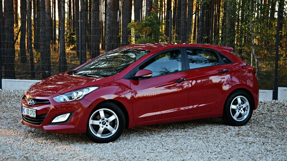 HYUNDAI i30 -