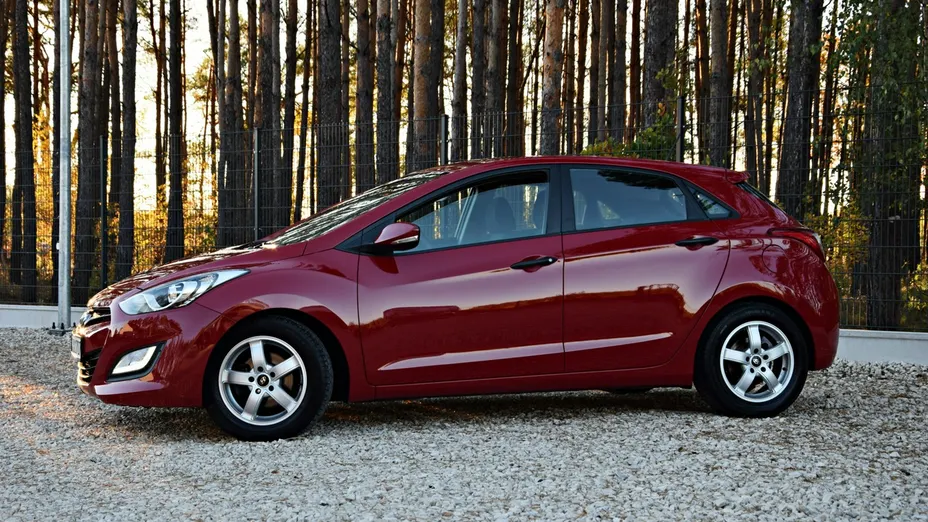 HYUNDAI i30 -