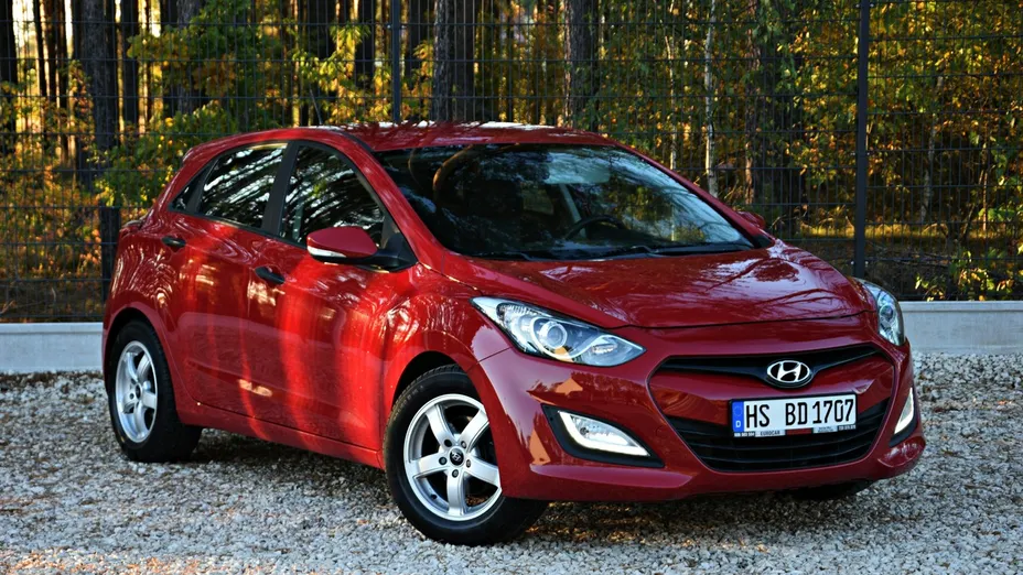 HYUNDAI i30 -