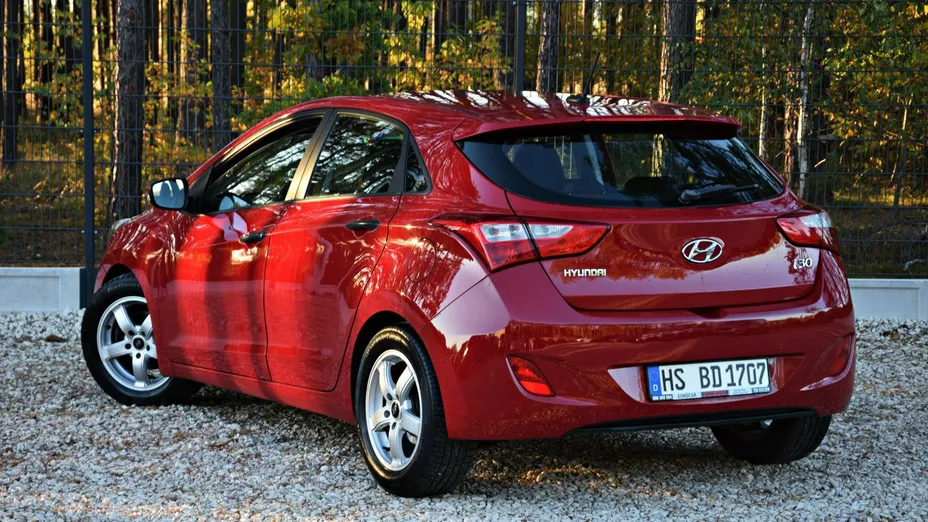 HYUNDAI i30 -