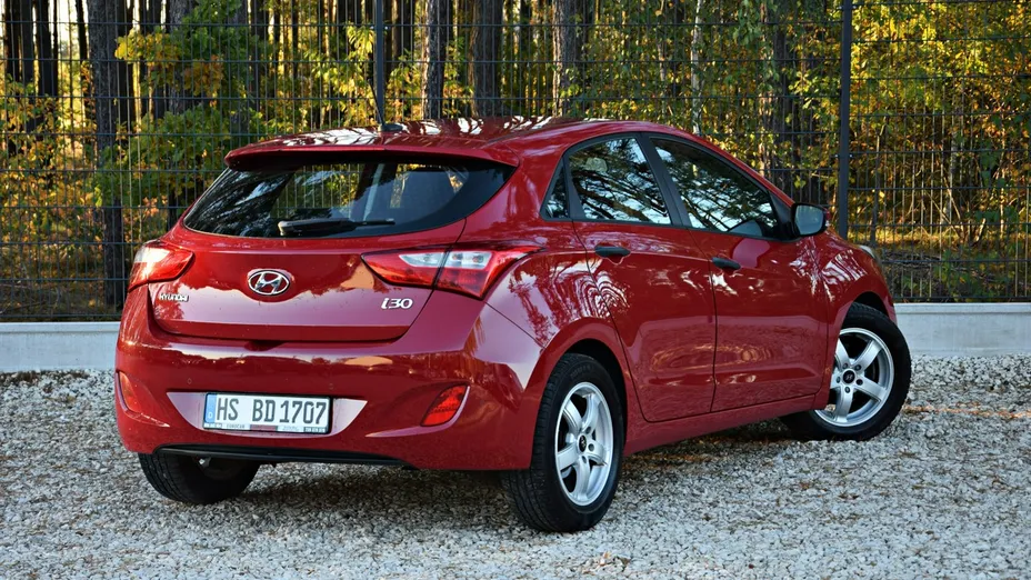 HYUNDAI i30 -