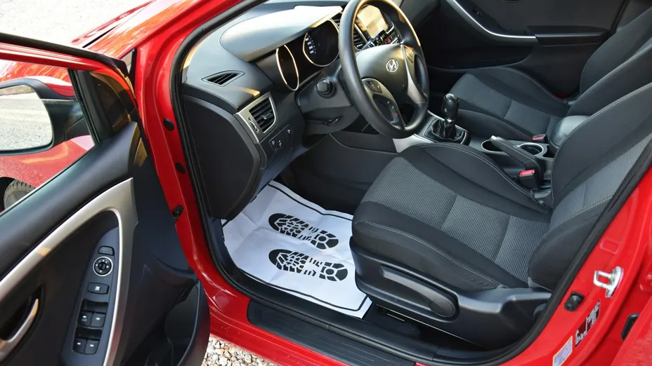 HYUNDAI i30 -