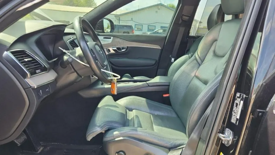 VOLVO XC90 -