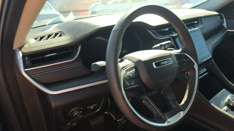 JEEP Grand Cherokee -