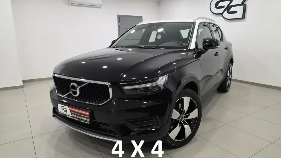 VOLVO XC40 -