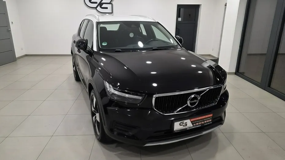 VOLVO XC40 -