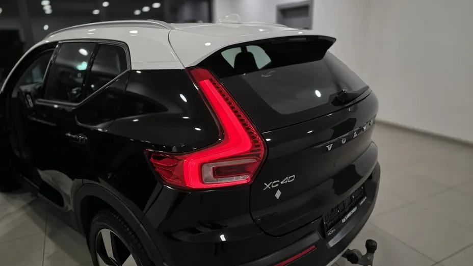 VOLVO XC40 -