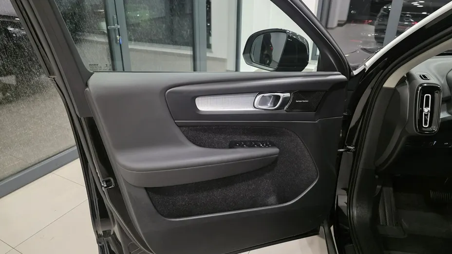VOLVO XC40 -
