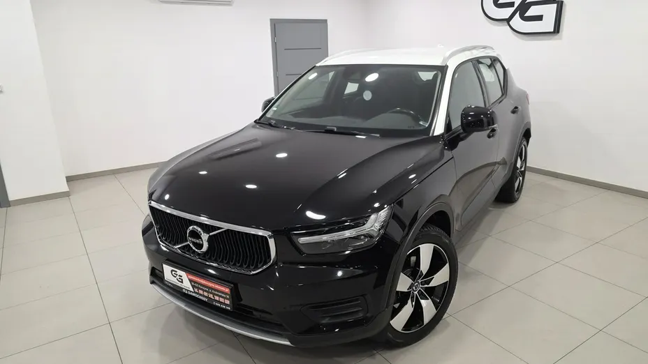 VOLVO XC40 -