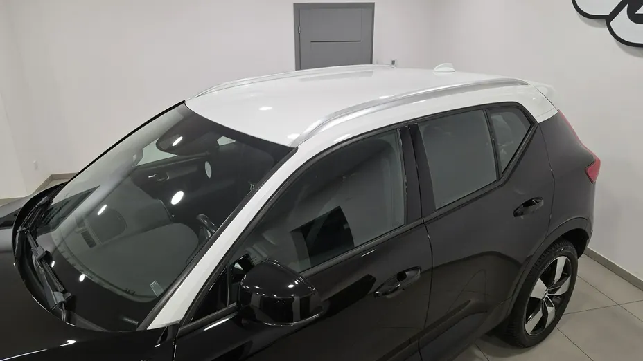 VOLVO XC40 -
